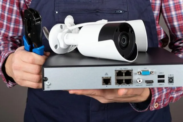 5 întrebări pe care să le pui unui instalator de camere și alarme înainte de montaj. Ce recomandă specialiștii Spy Shop